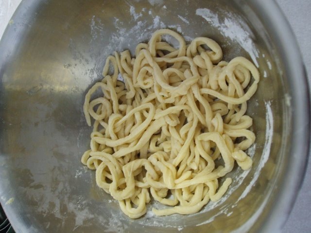 noodles dough ramen