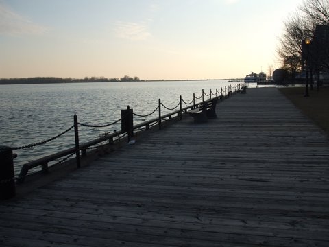 spring 09 harbourfront lake